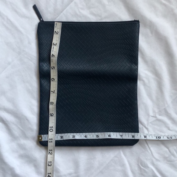 Mini toiletries bag, Cole Haan for American Airlines, Blue & Tan - Picture 4 of 7